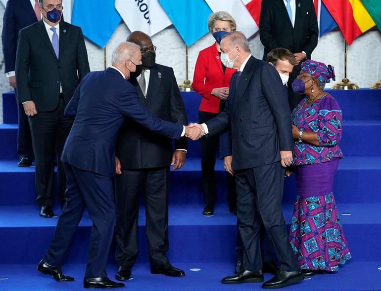 Cumhurbaşkanı Erdoğan G20 zirvesinde Erdoğan ve Bidendan dikkat çeken kare