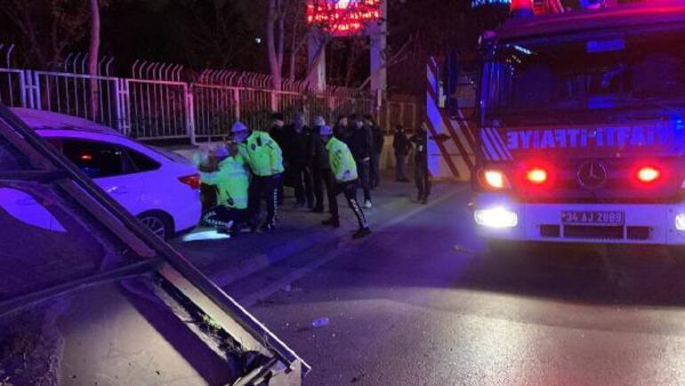 Son dakika: İstanbulda otomobil otobüs durağına daldı Ölü ve yaralılar var