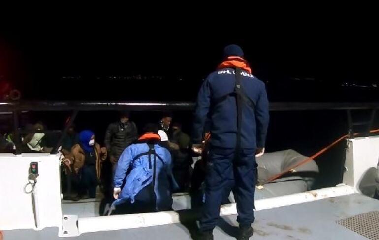 İzmir açıklarında 50 kaçak göçmen kurtarıldı