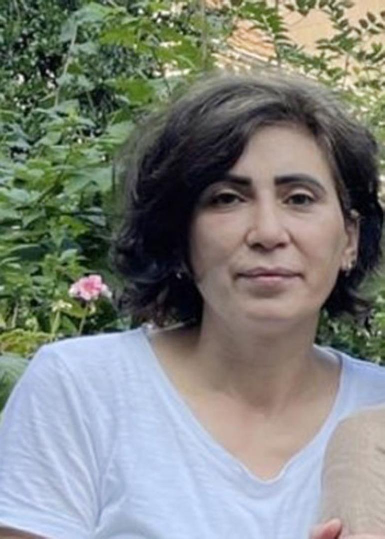 Irkçılar bir Türk’ün aracını önce kundakladı sonra gamalı haç çizdi