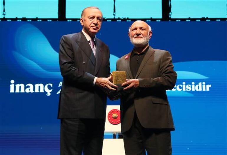 Son dakika: Erdoğan: Bu, fikir ve sanat dünyamızın zorbalarına karşı açılmış bir bayraktır
