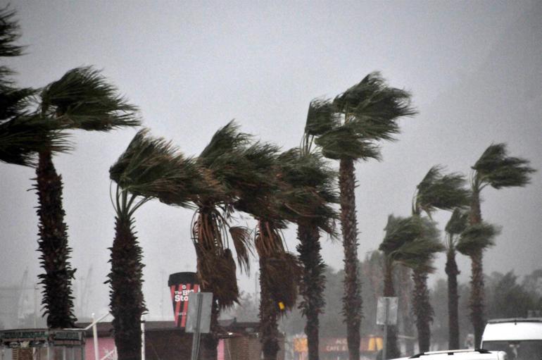 Son dakika... Meteorolojiden kırmızı uyarı Bir bölge alarmda: Aşırı yağış geliyor... Okullar tatil edildi