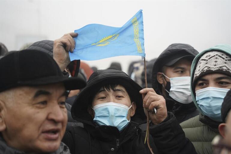 Son dakika: Kazakistan yangın yeri... Ülke genelinde OHAL ilan edildi Putinden flaş hamle