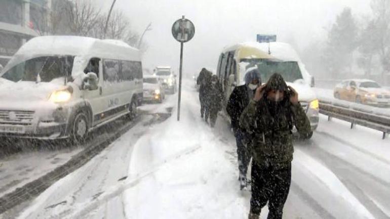 Son dakika... İstanbul kara teslim Yollar kapandı, araçlar mahsur kaldı... Özel araçların trafiğe çıkması yasaklandı