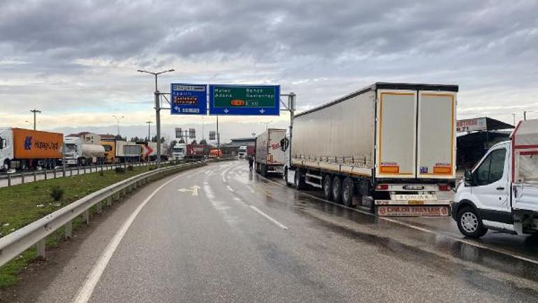 Son dakika: Yoğun kar yağışı Türkiyeyi terk etmiyor 32 kentte alarm... TAG Otoyolu ulaşıma kapandı