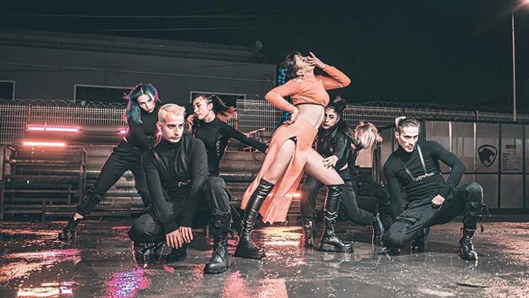 Pinkeu Hilal: Benim için ilk T-Pop şarkıcısı diyebiliriz - Magazin