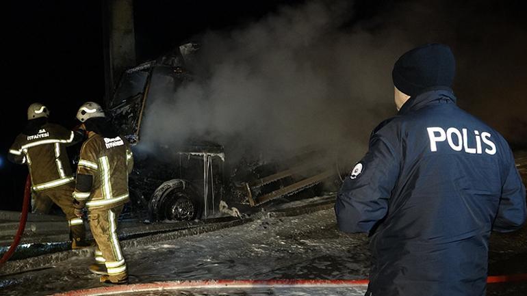 Bursada feci kaza Kamyon, direğe çarpıp alev aldı... 2 ölü, 2 yaralı