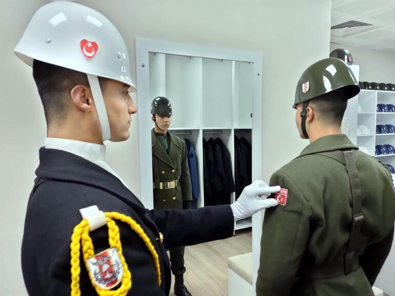 Anıtkabirin nöbetçi askerleri... DHA ekibi saygı nöbetçilerinin eğitimlerini görüntüledi