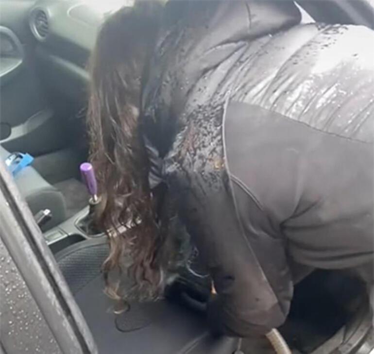 TikTok fenomeni neye uğradığını şaşırdı: Aracının bagajında 3 gündür saklanan çıplak bir adam buldu