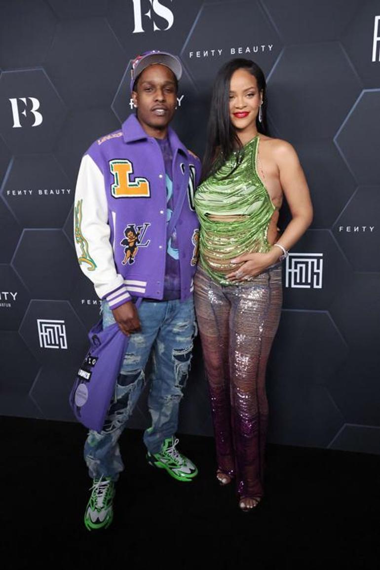 Böyle olur Rihannanın hamile kıyafeti