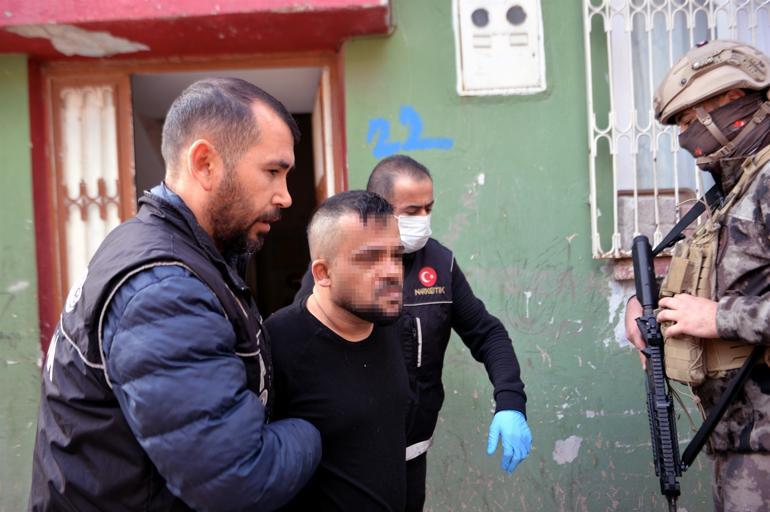 Adanada operasyon Pitbull köpeklerle korunduğu ortaya çıktı