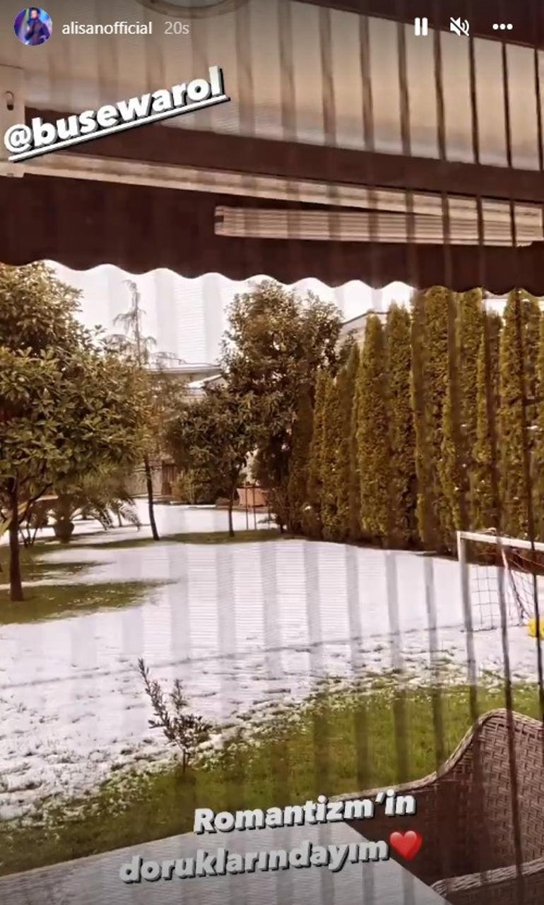 Ünlülerden kar manzaraları... Berfu Yenenler: Evde mahsur kaldığımız günlerdeyiz