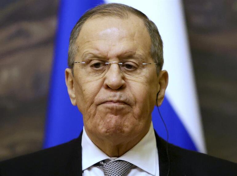 Lavrov açıkladı: Ukraynaya silah sevkiyatı meşru hedef olacak