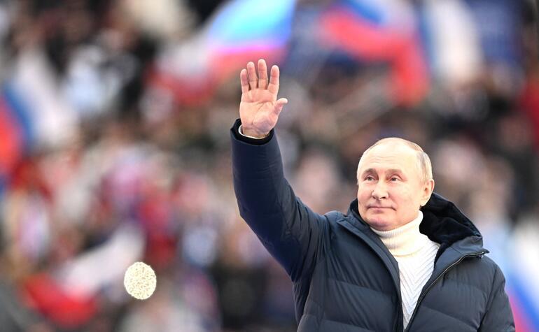Rusya, Kırımın ilhak edilişinin 8. yıldönümü kutladı... Putinin konuşmasındaki tuhaf aksilik dikkat çekti