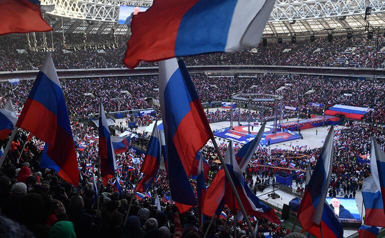 Rusya, Kırımın ilhak edilişinin 8. yıldönümü kutladı... Putinin konuşmasındaki tuhaf aksilik dikkat çekti