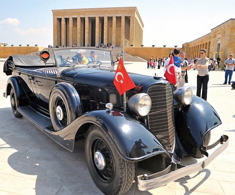 ‘Anadolu Yollarında Atatürk ve Otomobil’