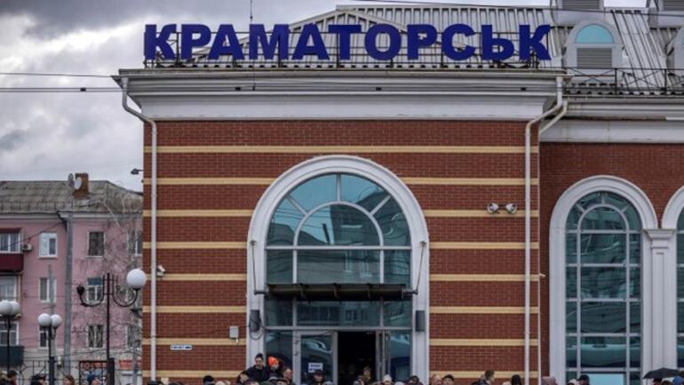 Son dakika: Rusya Kramatorsk kentinde bulunan tren istasyonunu vurdu En az 30 ölü, çok sayıda yaralı