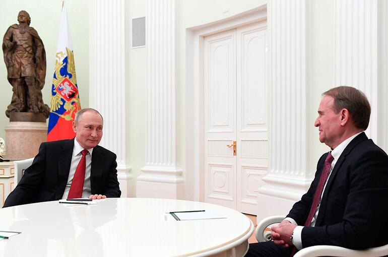 Herkesin Kim bu dediği adam... Putinin yakın dostu Ukraynanın Karanlıklar Prensi Medvedçuk...