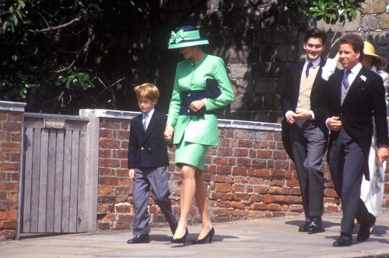 Movimiento impactante del Príncipe Harry y Meghan Markle: Fueron en secreto a Londres y se reunieron con la Reina