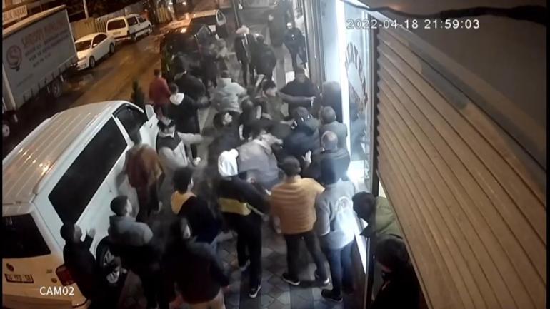 Yumruklu kavga ortalığı birbirine kattı