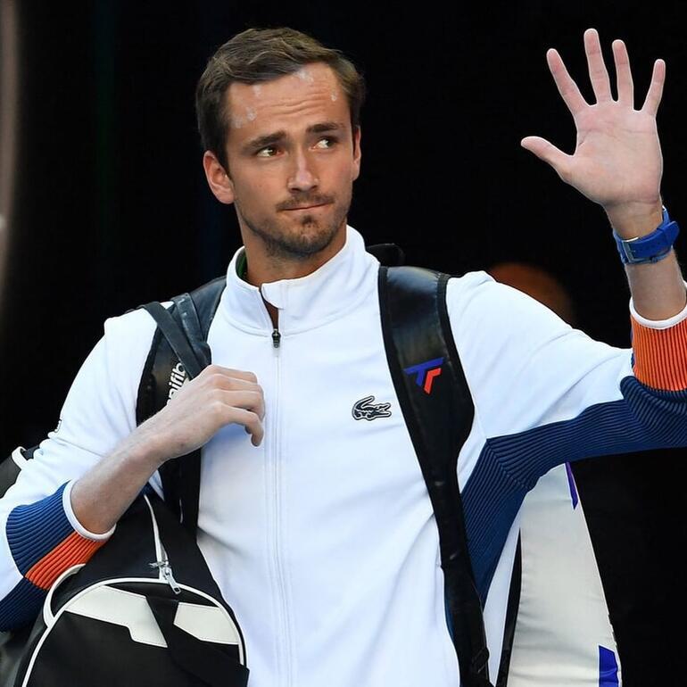 Wimbledonın Rusya ve Belarus kararı teniste krize yol açtı İlk tepki Novak Djokovicten geldi...