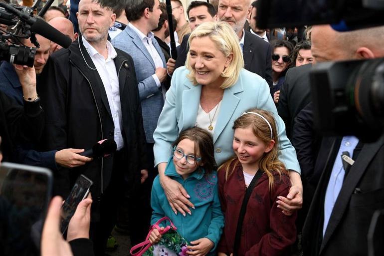 France elects a president They shared their latest trump card: who is leading in the polls