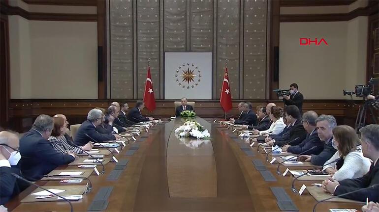 Son dakika... Bilim Kurulu toplantısı sonrası Cumhurbaşkanı Erdoğan açıkladı: Kapalı alanlarda maske zorunluluğu kalktı