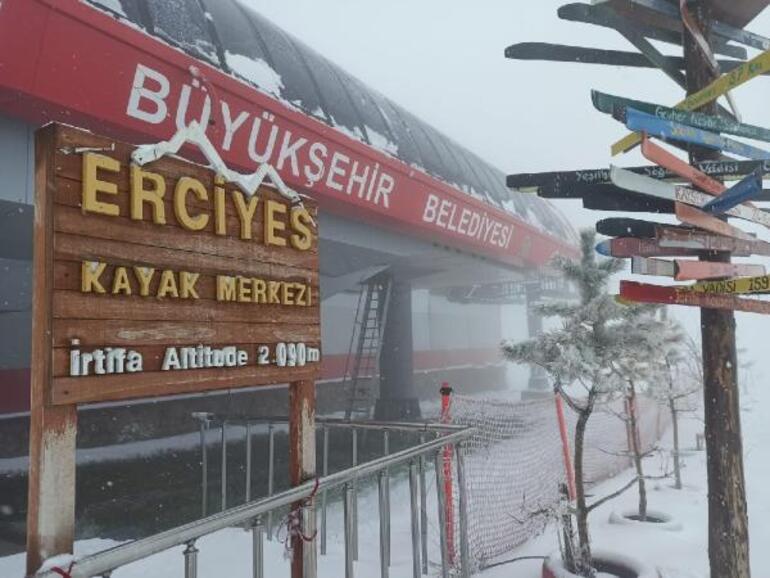 Erciyeste mayıs karı: Kayak merkezi beyaza büründü