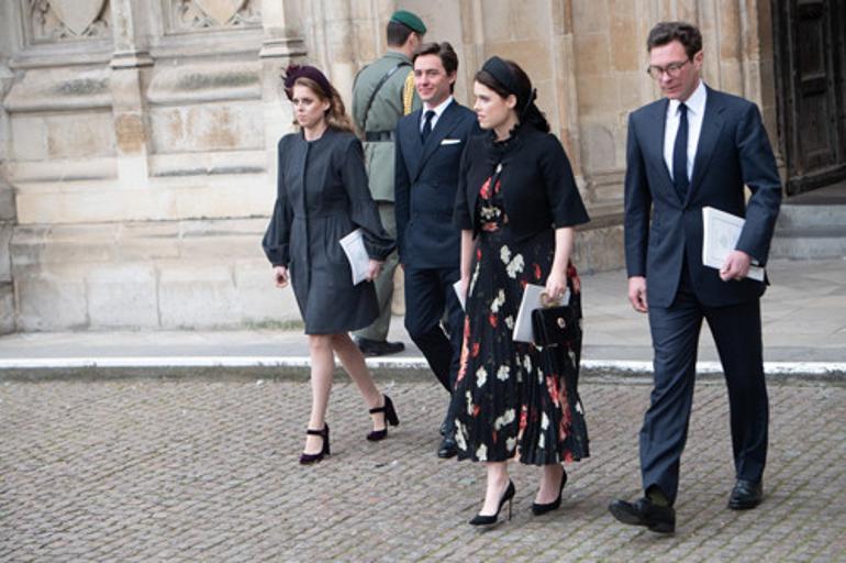 Çocuklarını da alıp İngiltereye gidiyorlar: Ama balkona çıkmaları yasak