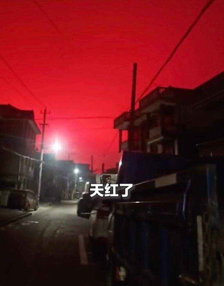 Çinde gökyüzü kızıla boyandı Merakla beklenen açıklama geldi... İşte nedeni