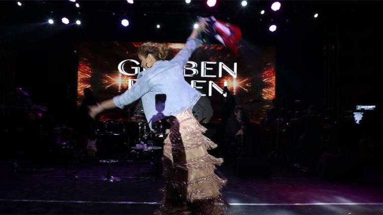 Sahnede fenalaşan Gülben Ergenden açıklama
