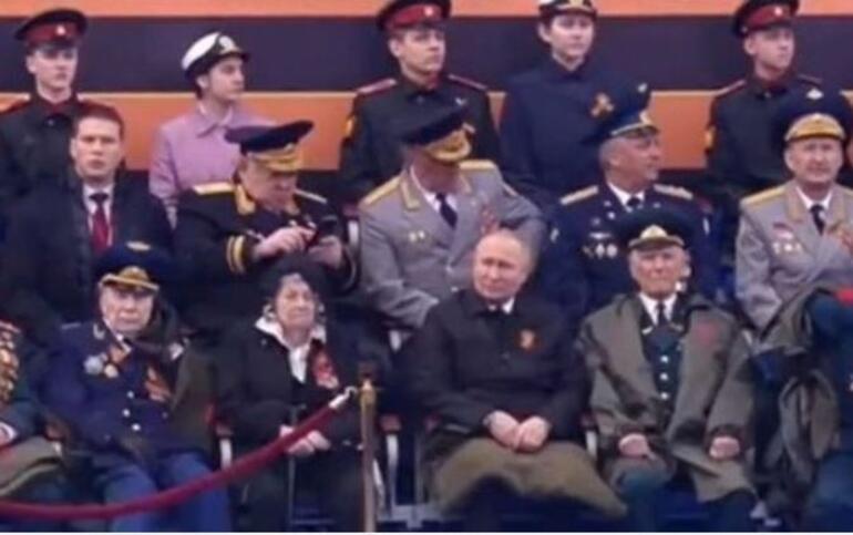 Zafer töreninde dikkat çeken kare Putini görenler şaşkına döndü...