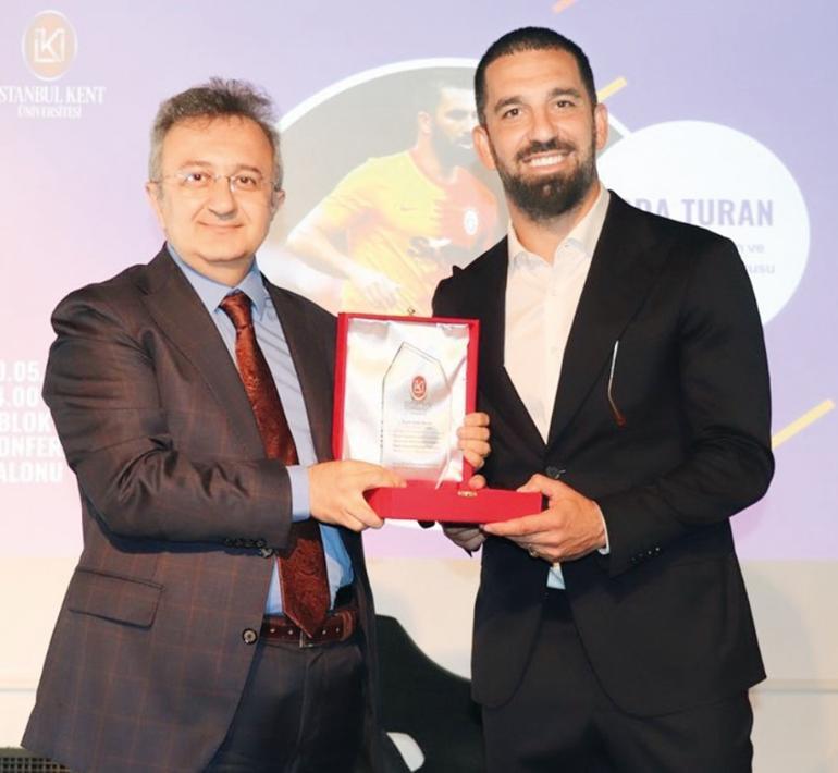 Yıldız Çağrı Atiksoy ve Berk Oktay için tarihi belli oldu... Önce balayı, sonra düğün