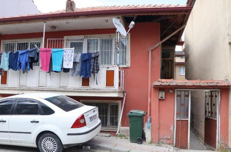 Denizlide hırsızın bıraktığı not şaşkına çevirdi Kıymalı yumurta yapıp, duş almış