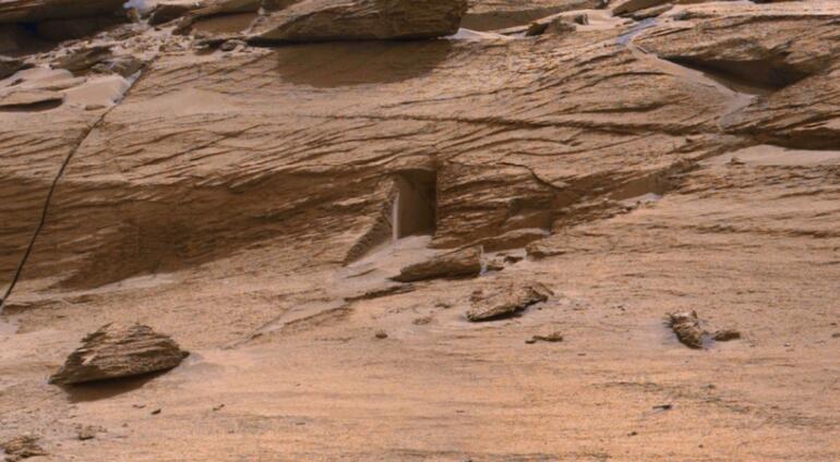 NASA paylaştı, yer yerinden oynadı Mars’taki ‘kapı’ görüntüsünün ardındaki gerçek
