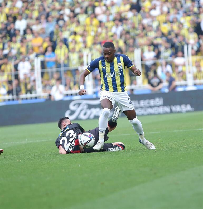 Dernière minute: Le compte de la deuxième place de la Super League a pris feu Qui achètera le billet de la Ligue des champions que Mert Hakan Yandaş revendique pour Fenerbahçe...