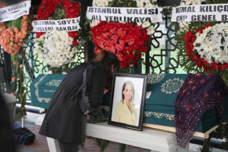 Türk basınının acı kaybı... Özlem Sarıkaya Yurta son veda Annesinin sözleri yürek yaktı