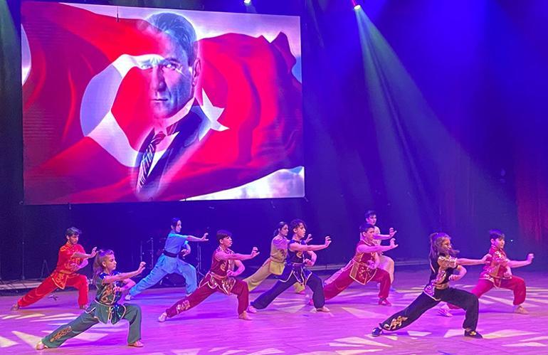 İstanbul’da 19 Mayıs törenleri Taksim’de başladı