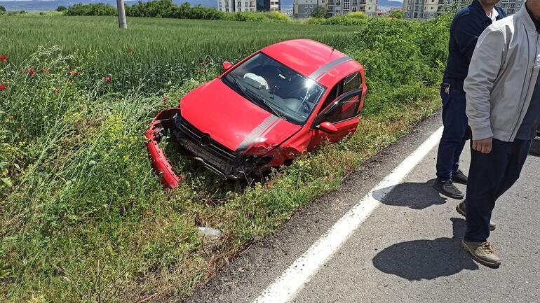 Edirne'de feci kaza: Minibüs içindeki yolcularla ters döndü - Son Dakika  Haberler