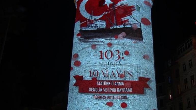 İstanbulun simgesi Galata Kulesinde 19 Mayıs şöleni