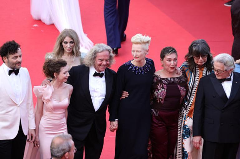 Zerrin Tekindor con estrellas mundiales en la alfombra roja del Festival de Cine de Cannes