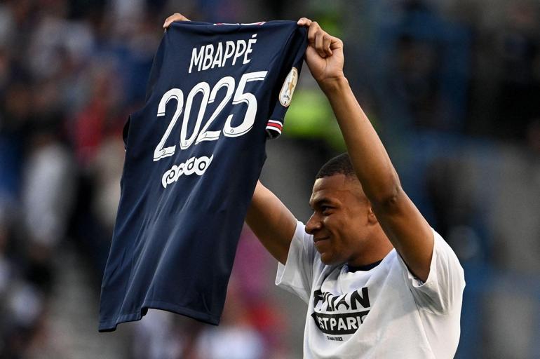 Son Dakika: Kylian Mbappe transferinde büyük ters köşe PSGden resmi açıklama geldi Real Madrid...