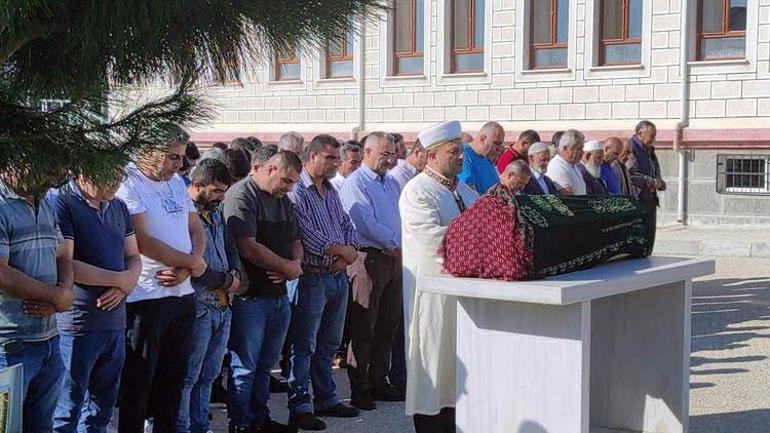 Annesinin kurbanı olmuştu... Küçük Ela Nura acı veda