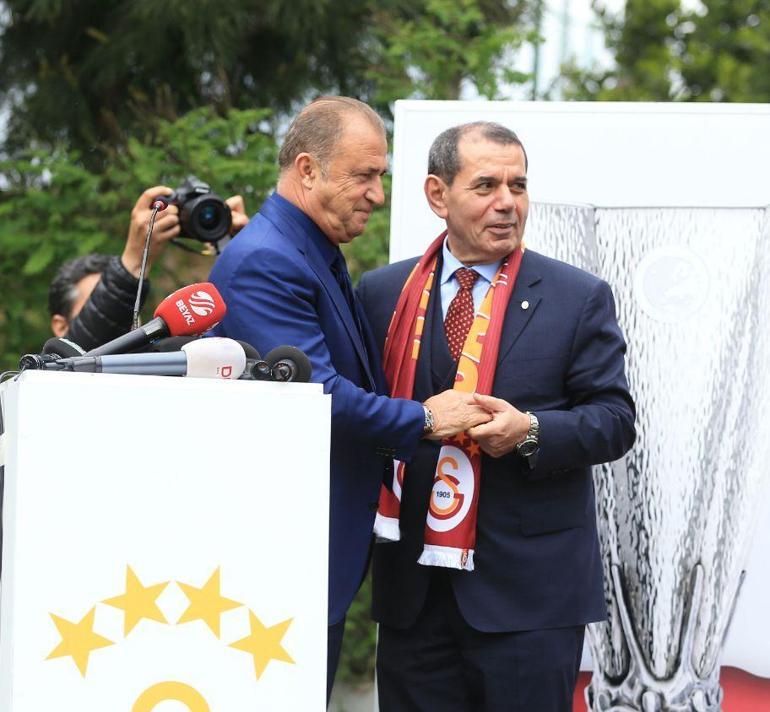 Son Dakika: Galatasarayda başkan adayı Dursun Özbekten Fatih Terim hamlesi Telefonla aradı...