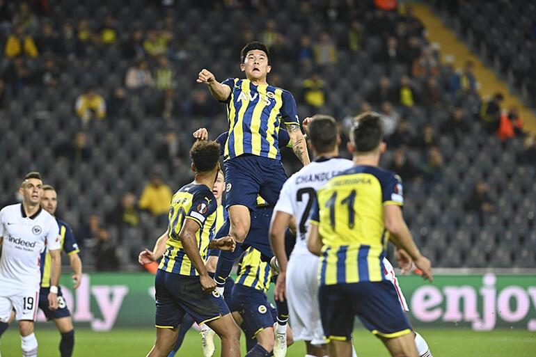 Fenerbahçenin en zor transfer kararı Askerlik sonrası veda mı Çılgın rakamı ödemeye hazır 3 kulüp...