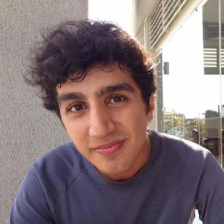 He kills his ex-girlfriends Beryl Varol and Om Akni in Shisli and commits suicide.