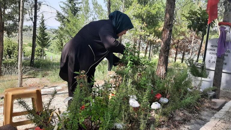 Vahşice öldürülen Azra Gülendam Haytaoğlunun acılı annesi kızının son sözlerini sormuş, katili gülmüş