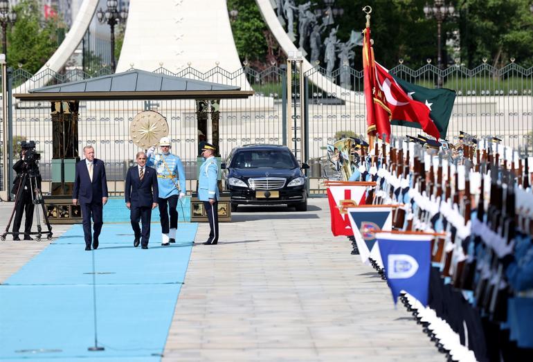 Cumhurbaşkanı Erdoğan Pakistan Başbakanı resmi törenle karşıladı