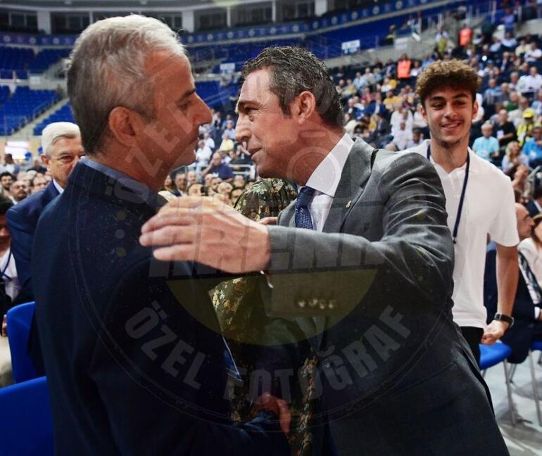 Dernière minute: les adieux émouvants d'İsmail Kartale à Fenerbahçe L'ovation a été acceptée, le discours d'Ali Koç a été marqué, l'attention de Jorge Jesus ...