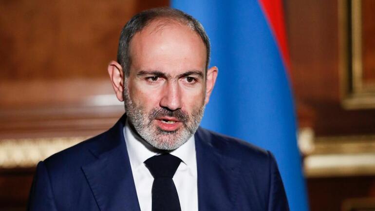 Ermenistan karıştı... Paşinyanın evine yürümek isteyen protestoculara sert müdahale